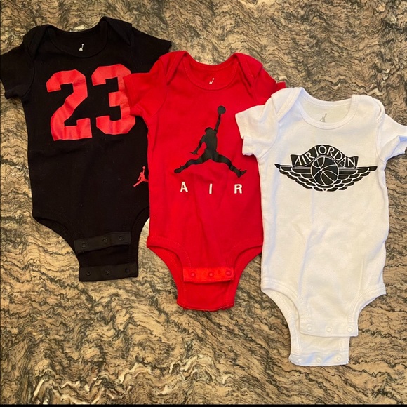 Jordan Classic Bodysuits - Picture 1 of 16